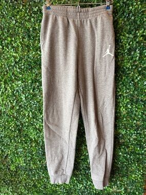Jordan Kids Gray Fleece Joggers with White Jumpman